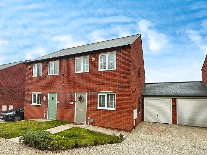 3 Bedroom Semi-Detached House For Sale In Model View, Creswell, Worksop, S80