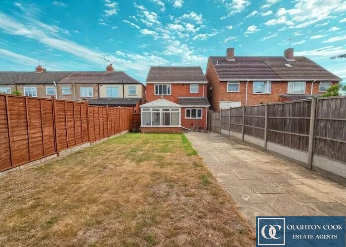 3 Bedroom Detached House For Sale In Burnaby Road, CV6