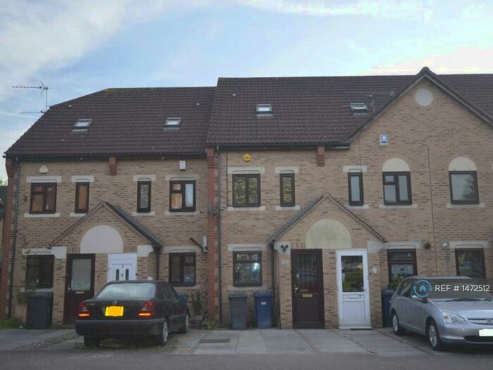 3 Bedroom Terraced House To Rent In Swan Drive, London, NW9