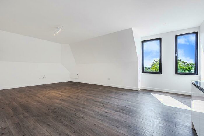 1 Bedroom Apartment To Rent In Western Road, Bracknell, RG12