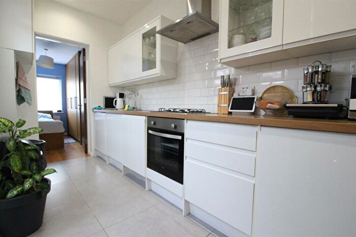 4 Bedroom Terraced House To Rent In Raynham Terrace, Edmonton, N18