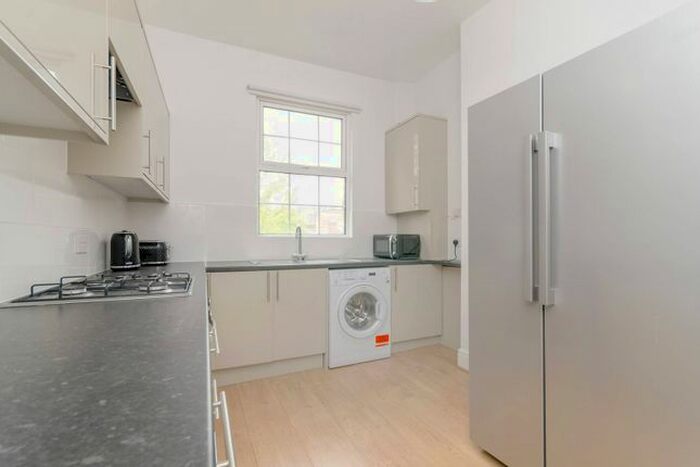 2 Bedroom Maisonette To Rent In Fulham Road, Moore Park Estate, London, SW6