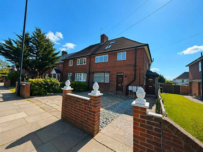 2 Bedroom Maisonette To Rent In Green Road, Southgate, London, N14