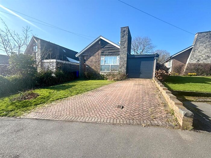 3 Bedroom Detached Bungalow To Rent In Burlington Grove, Sheffield, S17