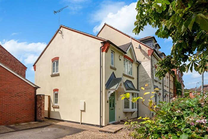 3 Bedroom End Of Terrace House For Sale In Railway Crescent, Shipston-On-Stour, CV36
