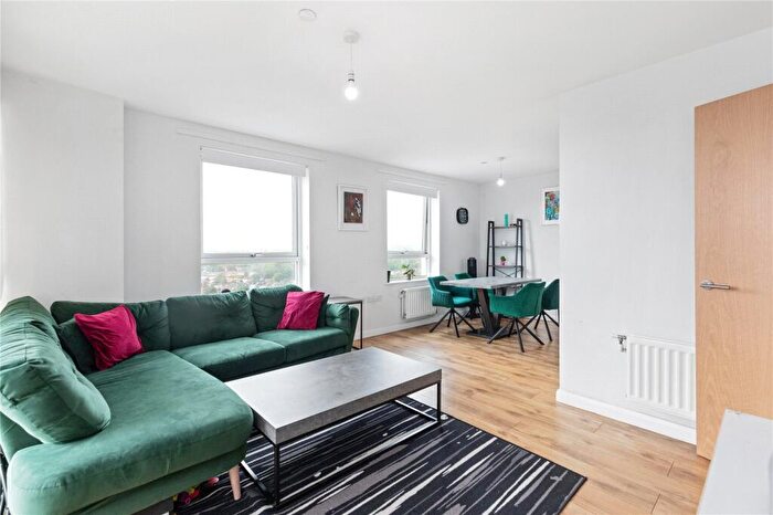 2 Bedroom Apartment To Rent In Rivers Apartments, Cannon Road, London, N17