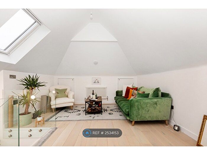 1 Bedroom Flat To Rent In Ambleside Avenue, London, SW16