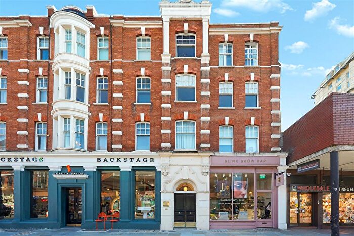 2 Bedroom Flat For Sale In Kings Road, London, SW3