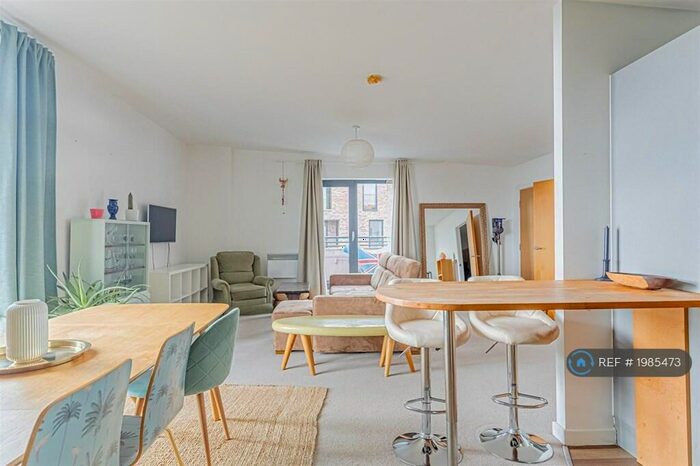 2 Bedroom Penthouse To Rent In Johnston Court, London, E10