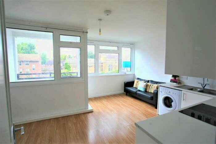 4 Bedroom Flat To Rent In Stanswood Gardens, London, SE5