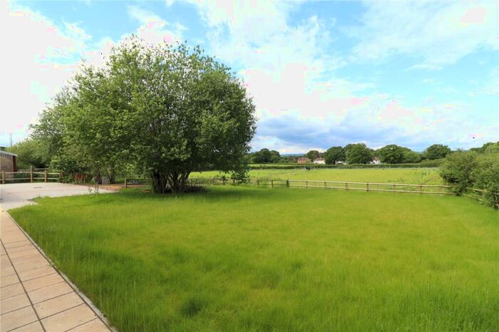 3 Bedroom End Of Terrace House For Sale In Stable Mews, Crowhurst Lane, Lingfield, Surrey, RH7