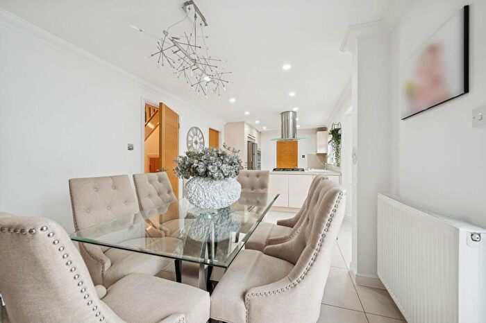 6 Bedroom Detached House For Sale In Maplewood Park, Livingston, EH54