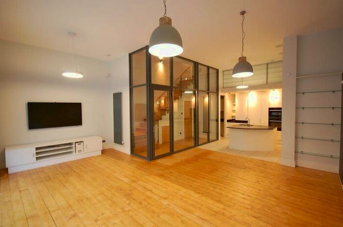 3 Bedroom Mews To Rent In Dublin Street Lane South, New Town, Edinburgh, EH1