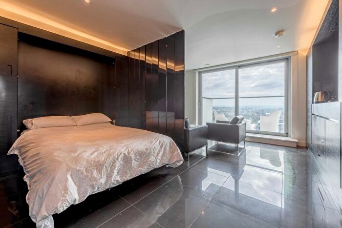 Apartment To Rent In Pan Peninsula Square, London, E14