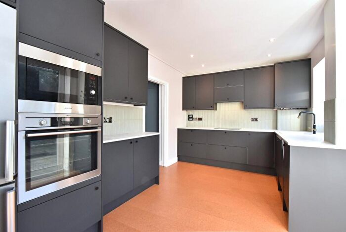 4 Bedroom House To Rent In April Glen, Forest Hill, SE23