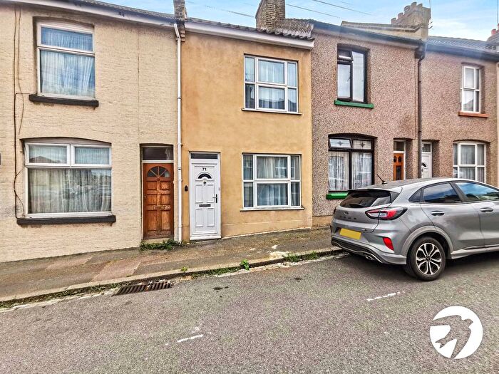 2 Bedroom Terraced House To Rent In Gordon Road, Dartford, Kent, DA1