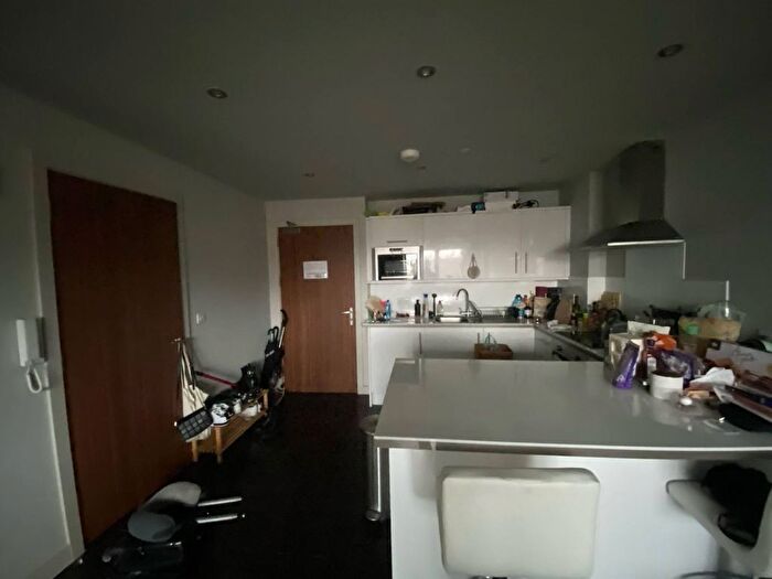 1 Bedroom Flat To Rent In London Road, London, SW16