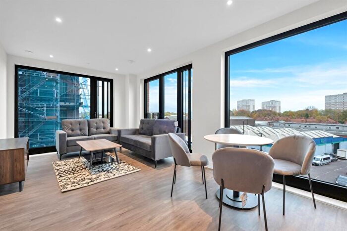 2 Bedroom Apartment To Rent In Belmont Wharf, Glasswater Locks, Pitt Street, B4