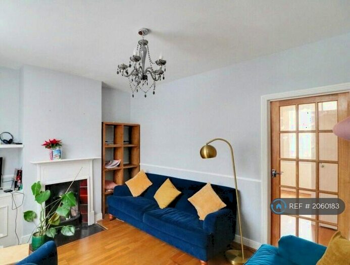 2 Bedroom End Of Terrace House To Rent In Hillside Grove, London, N14