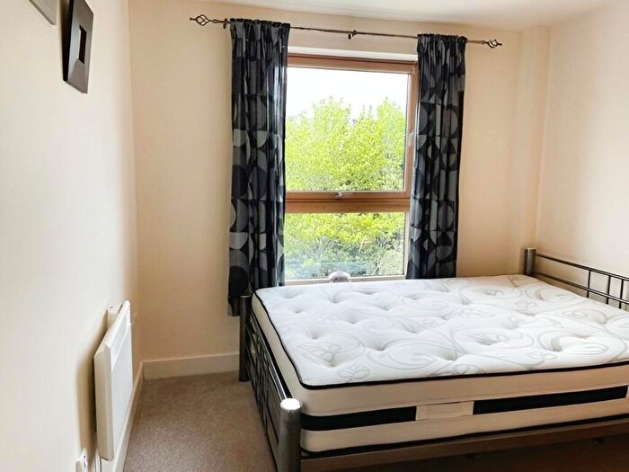 2 Bedroom Flat To Rent In Armouries Way, Leeds, West Yorkshire, Uk, LS10
