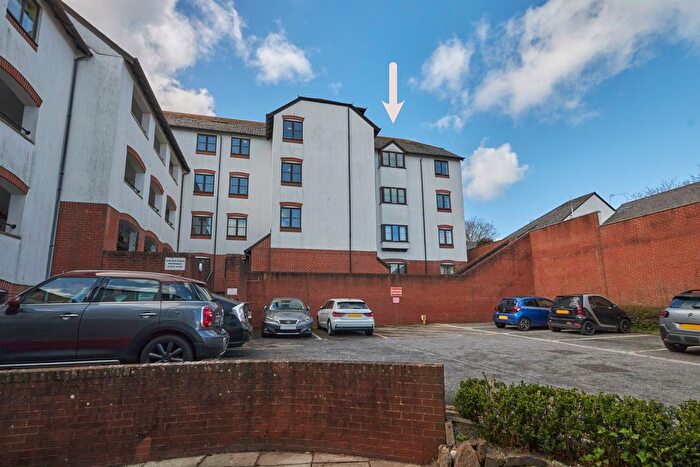 2 Bedroom Flat For Sale In Church Street, Exeter, EX2