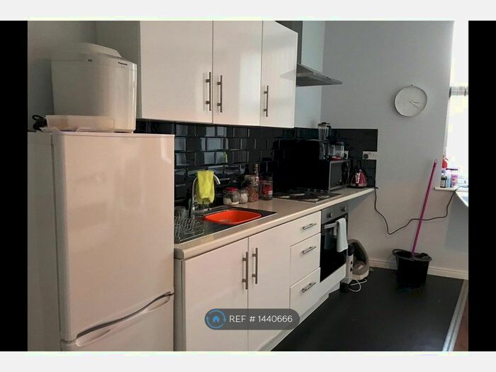 1 Bedroom Flat To Rent In Moor Road, Leeds, LS11