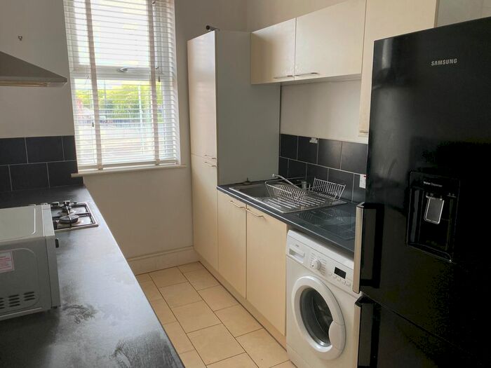2 Bedroom Flat To Rent In Lyndhurst, Sunderland, SR4