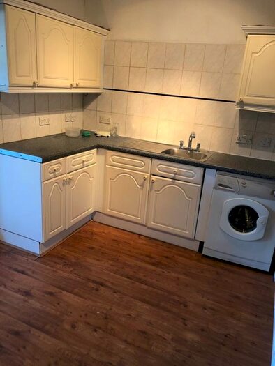 4 Bedroom Terraced House To Rent In Stradbroke Grove, Ilford, IG5