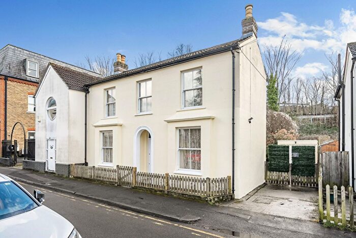 3 Bedroom Semi Detached House For Sale In Adelphi Road, Epsom, KT17