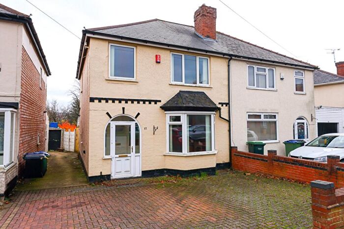 3 Bedroom Semi Detached House For Sale In Bleakhouse Road, Oldbury, West Midlands, B68