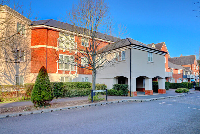 2 Bedroom Apartment For Sale In Chequers Avenue, High Wycombe, Buckinghamshire, HP11