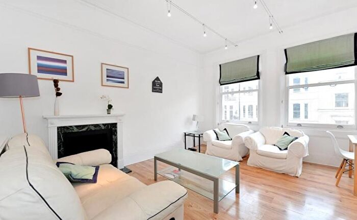 2 Bedroom Flat To Rent In Hallam Street, Fitzrovia, London, W1W