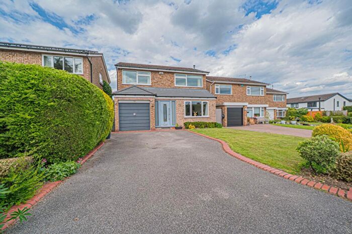 4 Bedroom Detached House For Sale In Pettyfields Close, Knowle, B93