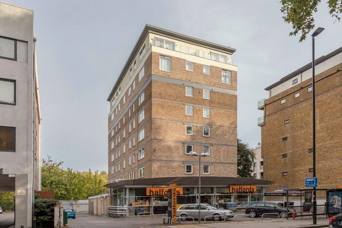 2 Bedroom Flat To Rent In Chiswick High Road, London, W4