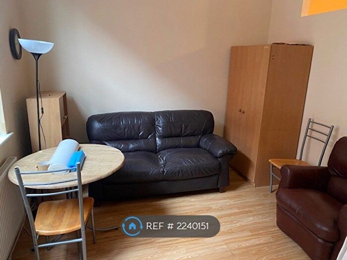 Studio To Rent In Moss Lane East, Manchester, M14