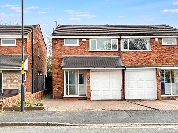 3 Bedroom Semi Detached House For Sale In Freeman Drive, Sutton Coldfield, B76