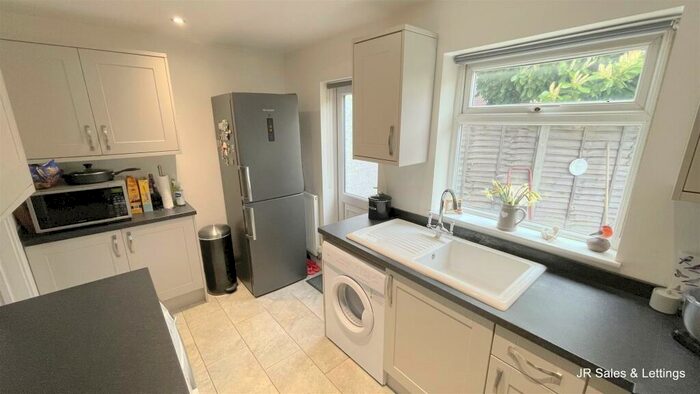 3 Bedroom End Of Terrace House For Sale In Goffs Oak Avenue, Goffs Oak, EN7