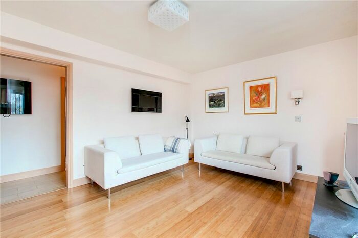2 Bedroom Flat To Rent In Parkland Court, Addison Road, Holland Park, London, W14