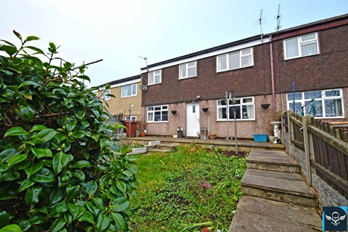 3 Bedroom Town House For Sale In Aylesbury Walk, Burnley, BB10