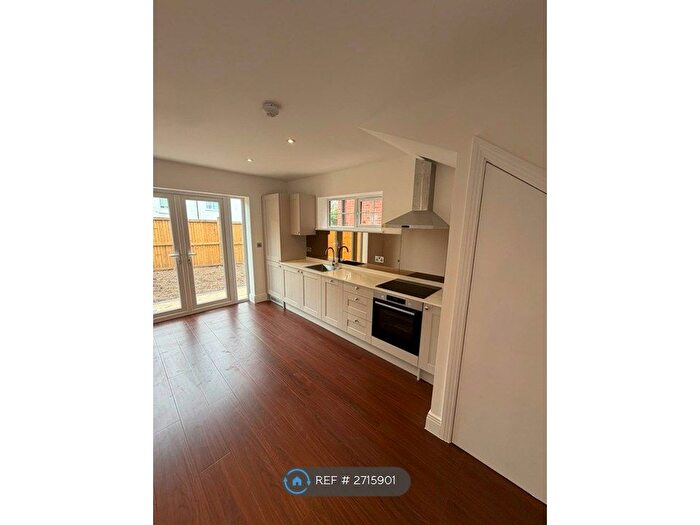 3 Bedroom End Of Terrace House To Rent In Eaglesfield Road, London, SE18