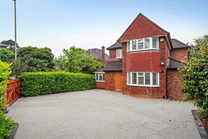 4 Bedroom Detached House To Rent In Sidney Road, Walton On Thames, Surrey, KT12