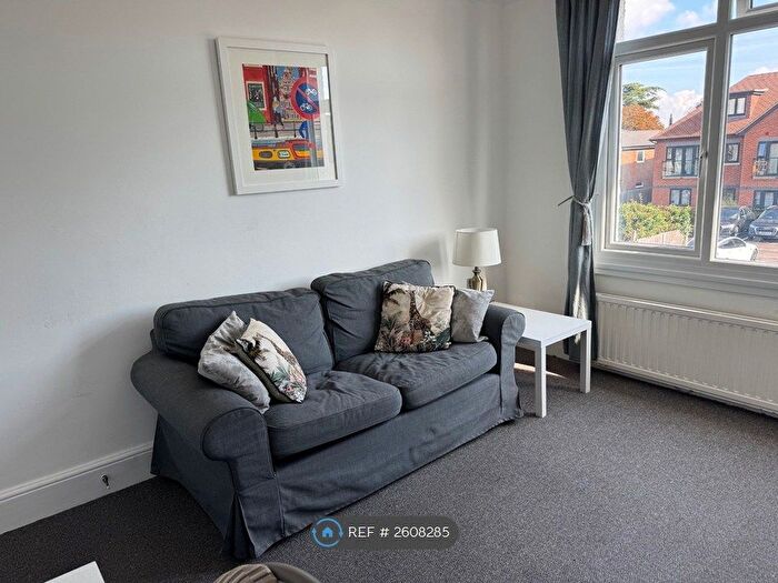 1 Bedroom Flat To Rent In Yew Tree Road, Slough, SL1