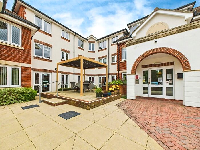 1 Bedroom Retirement Property For Sale In Manton Court, Kings Road, Horsham, RH13