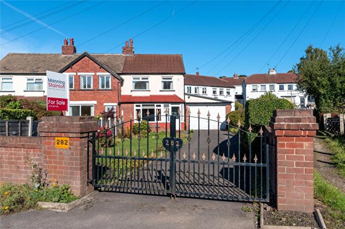 3 Bedroom Terraced House For Sale In Broadway, Horsforth, Leeds, LS18