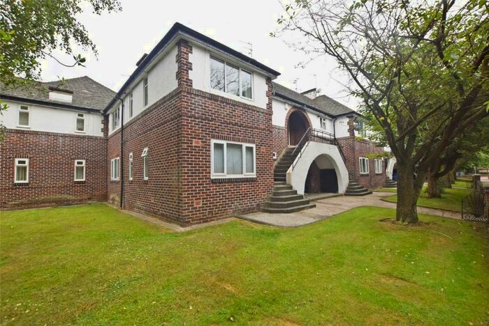 2 Bedroom Apartment To Rent In Queens Court, Palatine Road, Didsbury, Manchester, M20