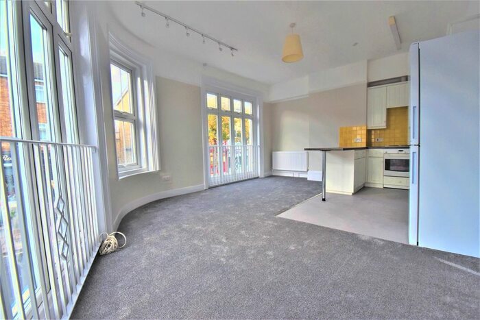 2 Bedroom Flat To Rent In Nuxley Road, Belvedere, DA17