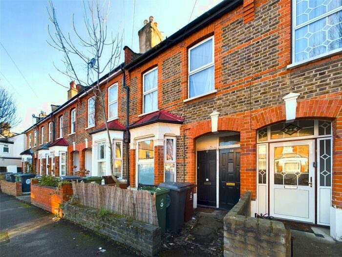 1 Bedroom Flat To Rent In Bakers Avenue, Walthamstow, London, E17