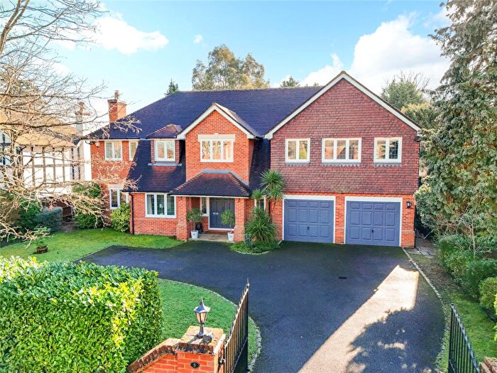 5 Bedroom Detached House For Sale In Adelaide Road, Walton-On-Thames, KT12