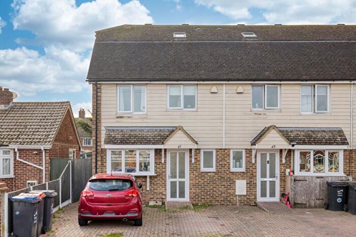 4 Bedroom Semi Detached House For Sale In Camden Road, Broadstairs, Kent, CT10