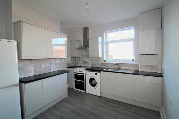 4 Bedroom Flat To Rent In Uxbridge Road, Hayes, UB4